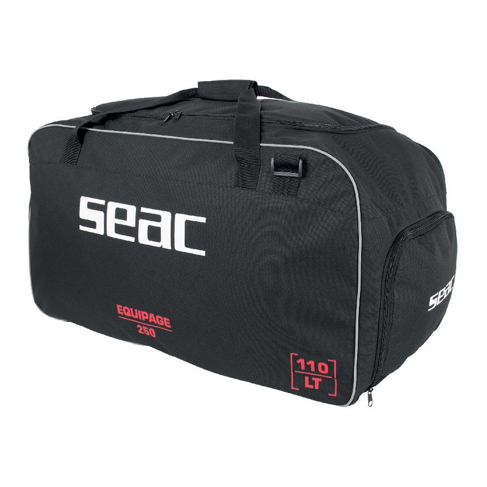 SEAC Equipage 250 su sfondo bianco