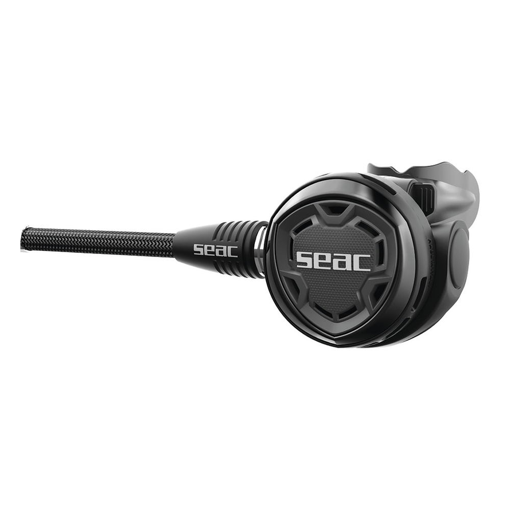 SEAC IT300 DIN su sfondo bianco